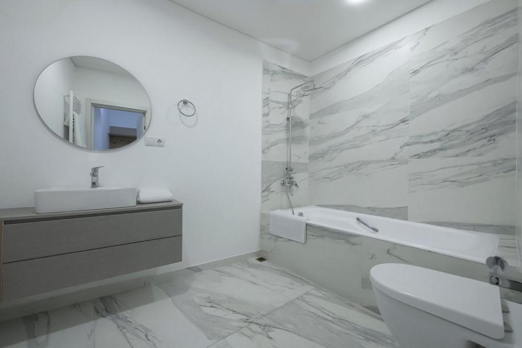 Opera Boutique Hotel Tbilisi Buitenkant foto